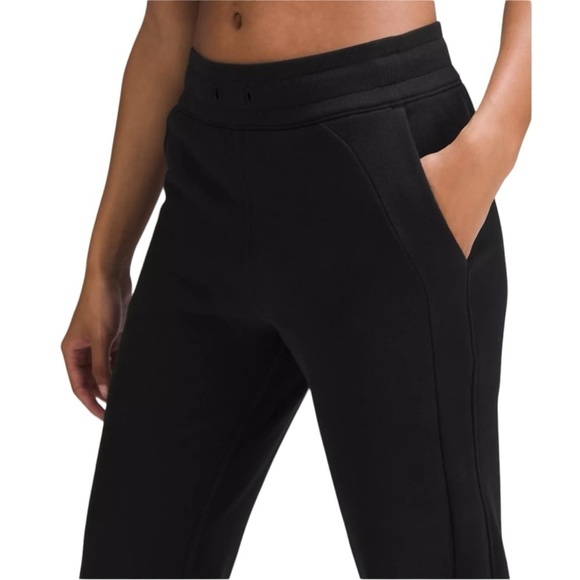 Lululemon Scuba High-Rise Jogger 7/8 Length Black Size 4 Sweats Comfy - Picture 4 of 14
